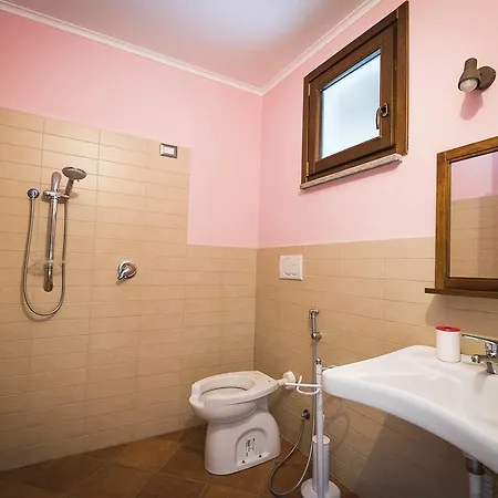 Cascina Di Sotto Farm stay *